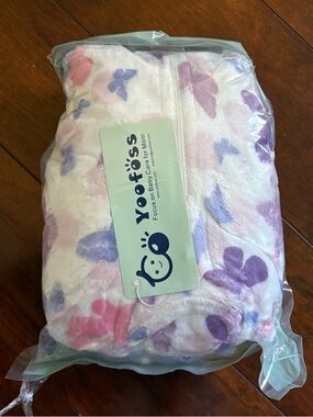 OOFOS Kids Sleep Sack in White with Purple and Pink Butterfly Print